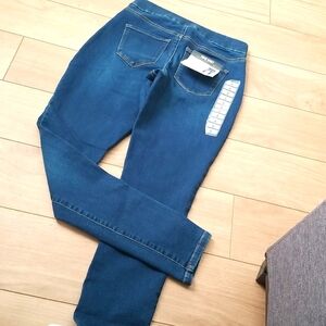 NWT Nine West Heidi Pull-On Yoga Stretch Jeans 4